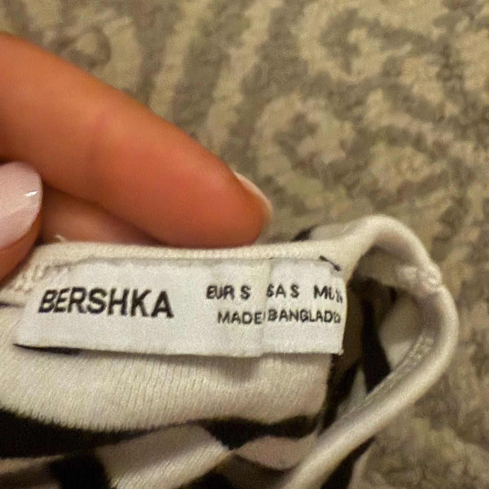 Bershka Black and White Striped Short Sleeve Tee - Picture 3 of 3